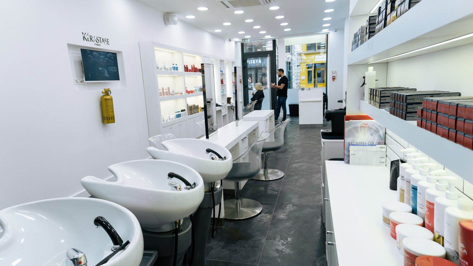Les bacs à shampoing du salon Biguine Vieux-Port